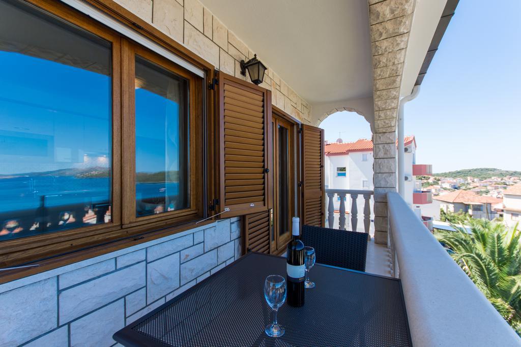 Apartments Bisera Trogir Exteriör bild