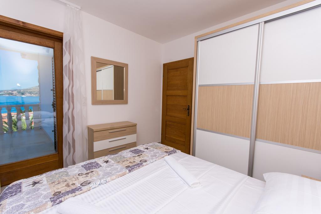 Apartments Bisera Trogir Exteriör bild