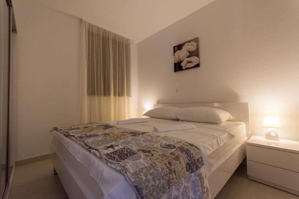 Apartments Bisera Trogir Exteriör bild