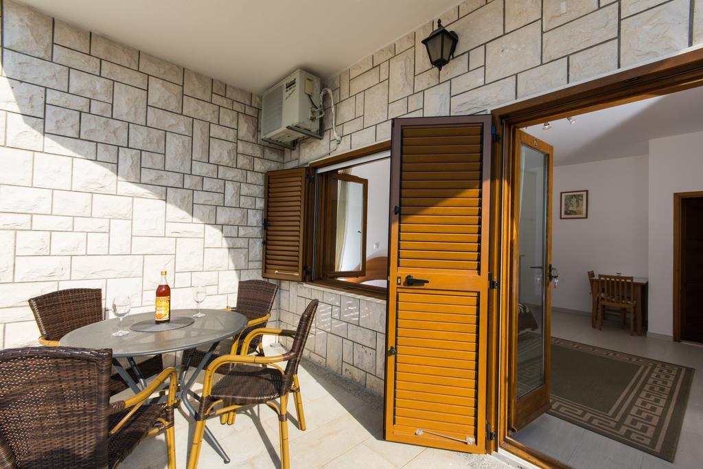 Apartments Bisera Trogir Exteriör bild